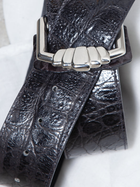 Versace – Textured Leather Belt with Sculptural Silver Buckle